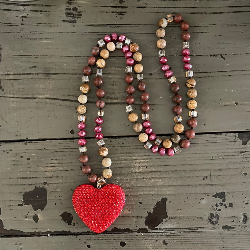 NWOT Gemstone beaded necklace heart pendant